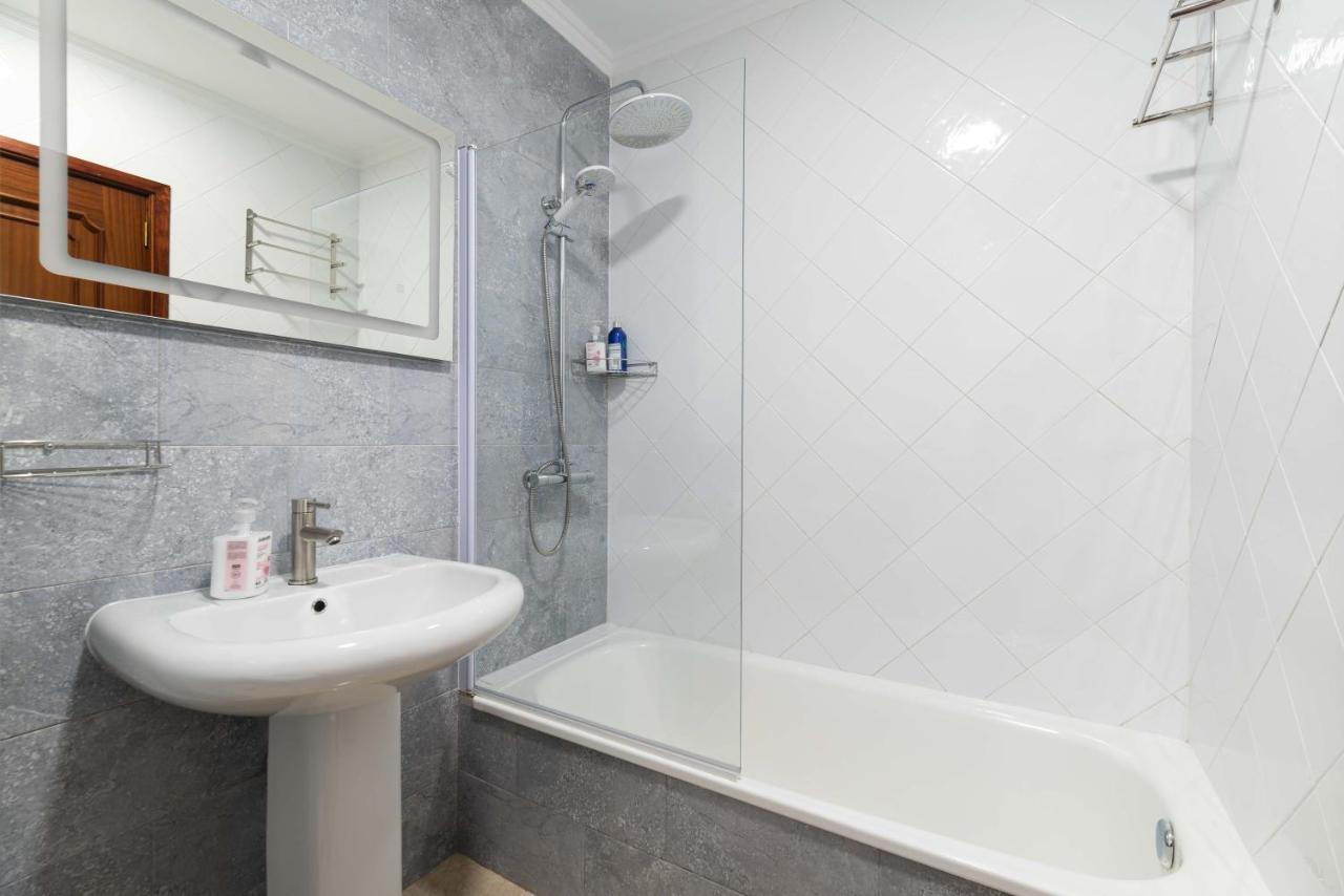 Ferienwohnung Apartamento Espacioso Cerca De La Playa Con Aire Acondicionado Moaña Exterior foto